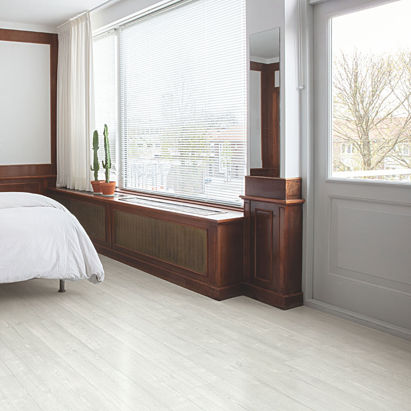 ПВХ-плитка Quick-Step Alpha Vinyl Medium Planks AVMP 40204 Сосна светло-серая