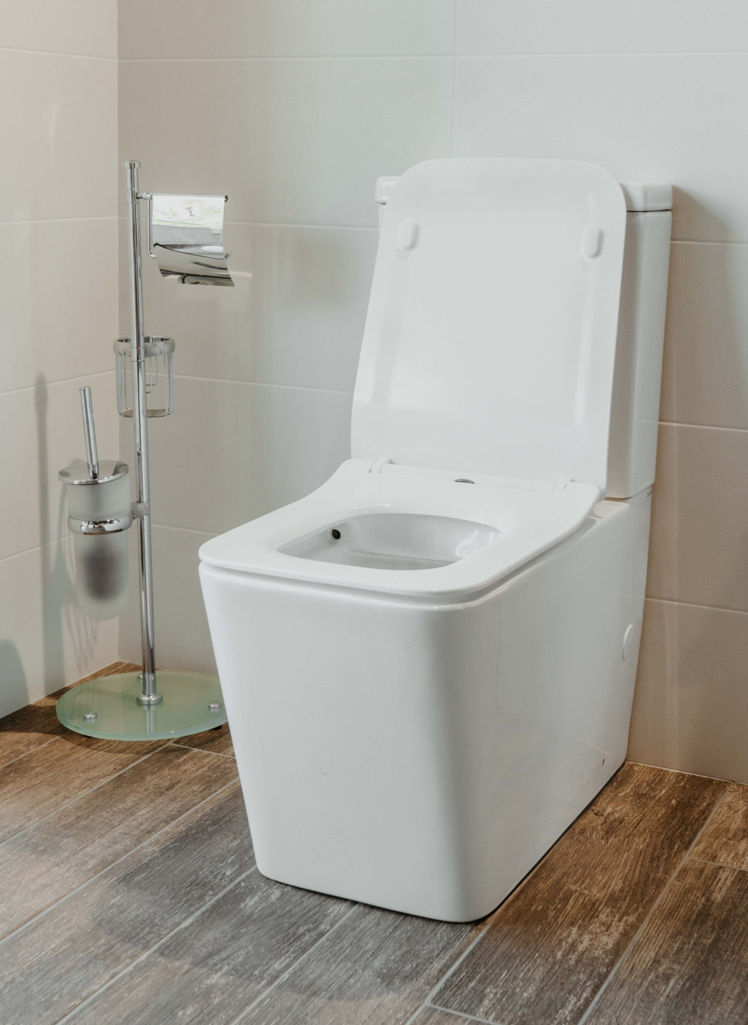 Чаша напольного унитаза безободковая Creto Logan L2 1002-004-WF с крышкой-сиденьем микролифт, белая